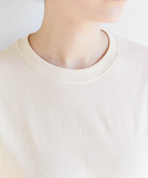 FRUIT OF THE LOOM(フルーツオブザルーム)の「【FRUIT OF THE LOOM】レディース フルーツオブザルーム オーバーサイズ クルーネック 半袖 Tシャツ(Tシャツ/カットソー・レディース・ブラウン系その他/マルーン/チャコール/ナチュラル/グリーン系その他/ホワイト/ブラック/パープル/ブルー系その他/ヘザーグレー/カーキ/セージグリーン・S/M/L)」の15枚目の写真