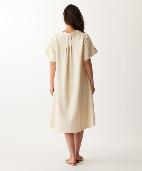 EMMEL REFINES（エメルリファインズ）の「〔ハンドウォッシャブル〕FC HW バックタックワンピース（ホワイト）（ワンピース・レディース・オフホワイト・M/S）」の2枚目の写真