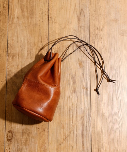 BICASH（ビカーシ）の「BICASH ビカーシ / 牛革レザーショルダー巾着バケツバッグ ユニセックス / B842（ショルダーバッグ・メンズ・グレー/ダークネイビー/シルバー/レッド/ネイビー/グリーン/ブラウン/ダークブラウン/ブラック/オフホワイト/タン・FREE）」の6枚目の写真