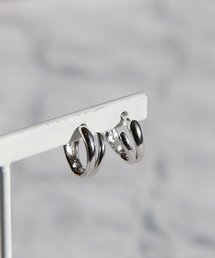 Wラインのワンタッチフープピアス