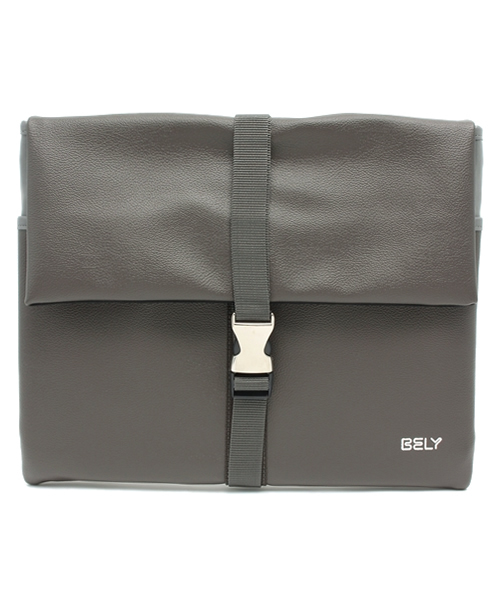 WHO'S WHO gallery（フーズフーギャラリー）の「【BELY】Document Case（クラッチバッグ・メンズ・ブラック/レッド/グレー/ホワイト/ネイビー・FREE）」の4枚目の写真