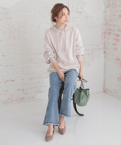 KOBE LETTUCE(コウベレタス)の「サイドスリットセンタープレスデニムパンツ(デニムパンツ・レディース・ライトブルー/ブルー/ワンウォッシュ・FREE)」の2枚目の写真