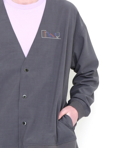 Design Tshirts Store graniph（デザイン　ティーシャツ　ストア　グラニフ）の「グッズアンドシェルブス｜グラフィックカーディガン(グレー)（カーディガン/ボレロ・メンズ・グレー・SMALL/MEDIUM/LARGE）」の8枚目の写真