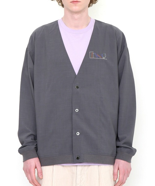 Design Tshirts Store graniph（デザイン　ティーシャツ　ストア　グラニフ）の「グッズアンドシェルブス｜グラフィックカーディガン(グレー)（カーディガン/ボレロ・メンズ・グレー・SMALL/MEDIUM/LARGE）」の9枚目の写真