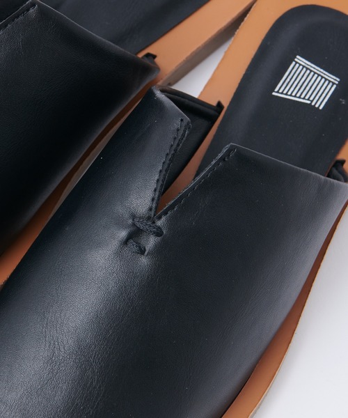 COLONY 2139（コロニートゥーワンスリーナイン）の「ステッチサンダル（サンダル・レディース・ブラック/アイボリー・22.5cm/23.5cm/24.5cm）」の3枚目の写真