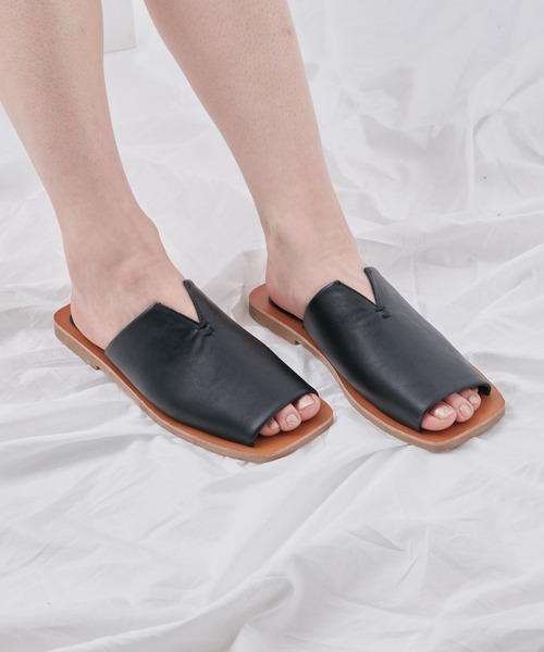 COLONY 2139（コロニートゥーワンスリーナイン）の「ステッチサンダル（サンダル・レディース・ブラック/アイボリー・22.5cm/23.5cm/24.5cm）」の16枚目の写真