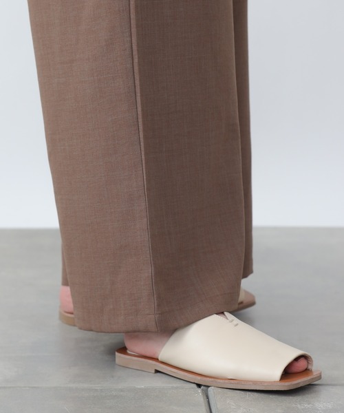 COLONY 2139（コロニートゥーワンスリーナイン）の「ステッチサンダル（サンダル・レディース・ブラック/アイボリー・22.5cm/23.5cm/24.5cm）」の14枚目の写真