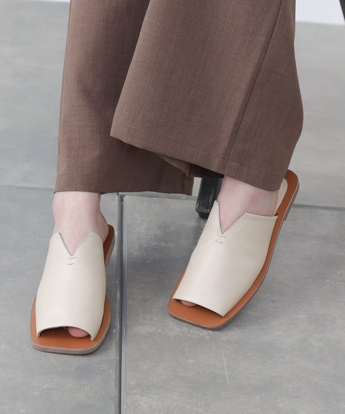 COLONY 2139（コロニートゥーワンスリーナイン）の「ステッチサンダル（サンダル・レディース・ブラック/アイボリー・22.5cm/23.5cm/24.5cm）」の15枚目の写真