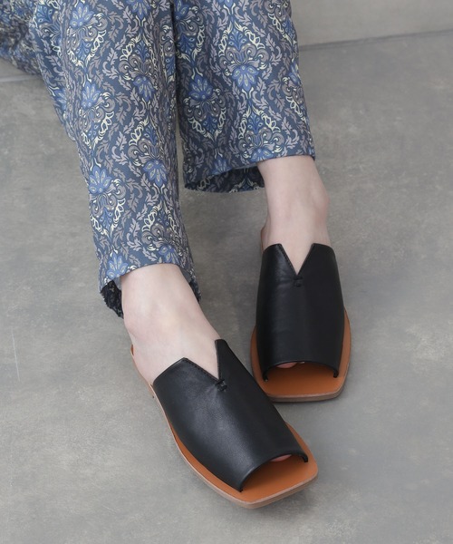 COLONY 2139（コロニートゥーワンスリーナイン）の「ステッチサンダル（サンダル・レディース・ブラック/アイボリー・22.5cm/23.5cm/24.5cm）」の12枚目の写真