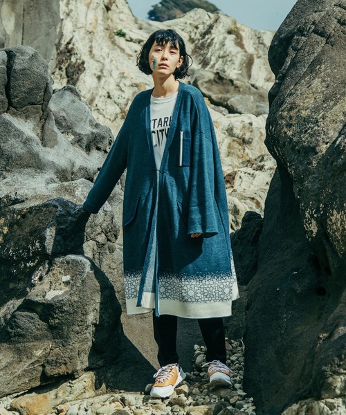 STOF（ストフ）の「【PANTARHEY】FADEOUT KNIT COAT（ノーカラーコート・メンズ・ブラック/ブルー・S/M）」の2枚目の写真
