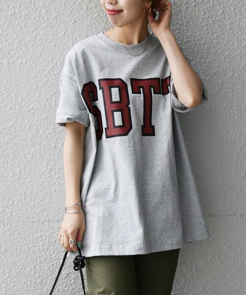 SHIPS any（シップス エニィ）の「SHIPS any: カレッジ プリント 半袖 Tシャツ グレー◇（Tシャツ/カットソー・メンズ・グレー・SMALL/MEDIUM/LARGE/X-LARGE）」の2枚目の写真