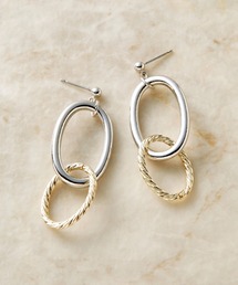 どんなコーデにも似合って大人っぽくしてくれる　シンプルなのにぐっとおしゃれな２色フープのイヤアクセ ＜1:ピアス　2:イヤリング＞