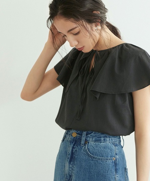 titivate(ティティベイト)の「フリルカラーノースリーブトップス(シャツ/ブラウス・レディース・オフホワイト/ピンク/イエロー/ブラック・S/M)」の3枚目の写真