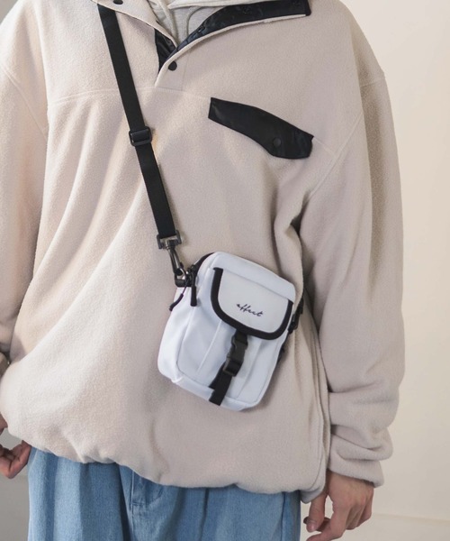 WEGO（ウィゴー）の「WEGO/フラップロゴミニショルダー（ショルダーバッグ・メンズ・ブルー/ブラック/ホワイト・FREE）」の2枚目の写真