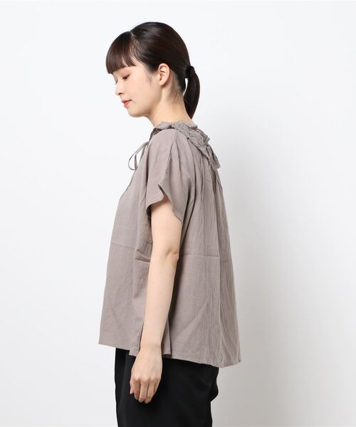 Samansa Mos2（サマンサ モスモス）の「衿レースブラウス（シャツ/ブラウス・レディース・オフホワイト/モカ/ダークブラウン・ﾌﾘ-）」の5枚目の写真