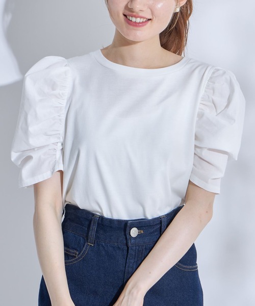 tocco closet(トッコ クローゼット)の「【限定】パワーショルダーカットプルオーバー(Tシャツ/カットソー・レディース・オフホワイト/ブラック・M)」の1枚目の写真