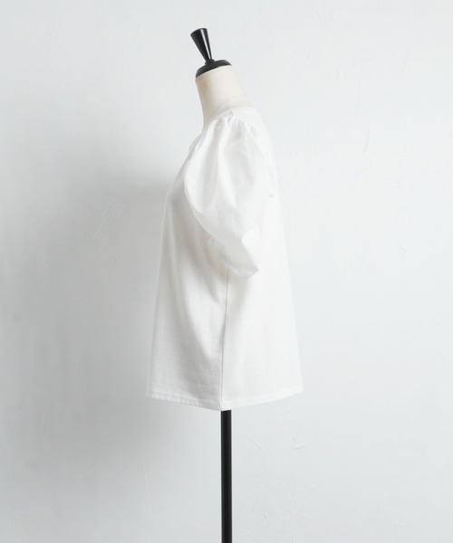 tocco closet(トッコ クローゼット)の「【限定】パワーショルダーカットプルオーバー(Tシャツ/カットソー・レディース・オフホワイト/ブラック・M)」の19枚目の写真