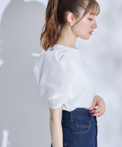 tocco closet(トッコ クローゼット)の「【限定】パワーショルダーカットプルオーバー(Tシャツ/カットソー・レディース・オフホワイト/ブラック・M)」の8枚目の写真