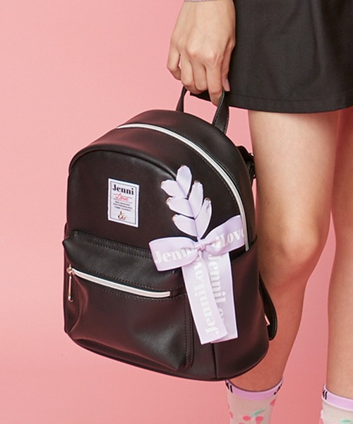 JENNI love(ジェニィラブ)の「サイドレースアップミニリュック(バックパック/リュック・キッズ・ピンク/ブラック/オフホワイト・F)」の2枚目の写真