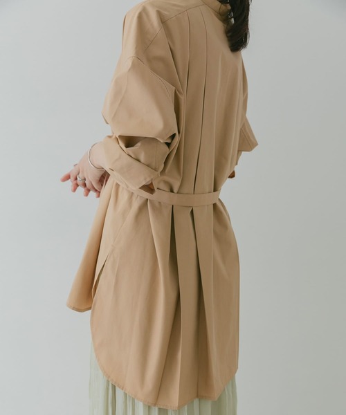 KBF+(ケービーエフプラス)の「KBF+ ボリュームタックベルトシャツ∴(シャツ/ブラウス・レディース・ベージュ・ONE)」の1枚目の写真