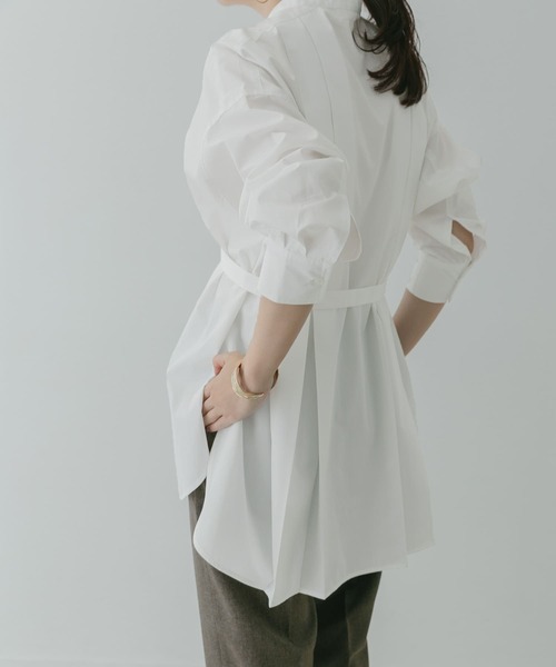 KBF+(ケービーエフプラス)の「KBF+ ボリュームタックベルトシャツ∴(シャツ/ブラウス・レディース・ベージュ・ONE)」の19枚目の写真