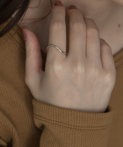 SMELLY(スメリー)の「silver925ウェーブリング(リング・レディース・ゴールド/シルバー・-)」の2枚目の写真