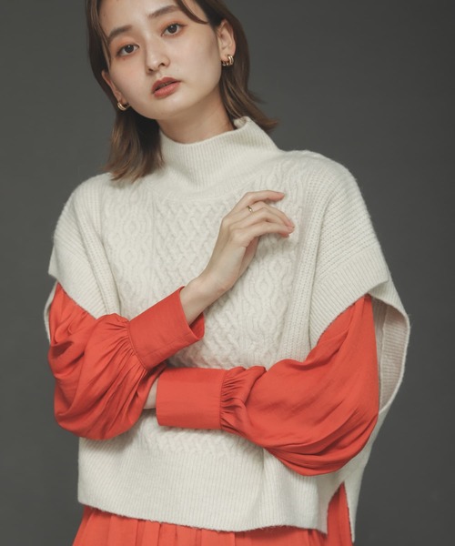 SENSE OF PLACE by URBAN RESEARCH（センスオブプレイスバイアーバンリサーチ）の「ストレッチアルパカケーブルショートベスト（ベスト・レディース・ライトブルー/ブラック/アイボリー・ONE）」の4枚目の写真