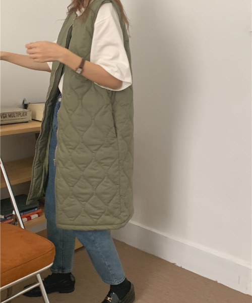 emi+（エミプラス）の「レイヤード風キルティングノースリーブコート＋ハイネックショートジャケットセット（ミリタリージャケット・レディース・チャコールグレー/カーキ/ホワイト・FREE）」の16枚目の写真