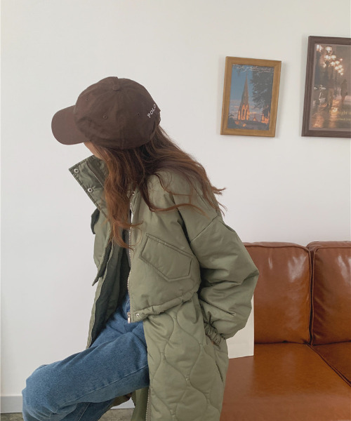 emi+（エミプラス）の「レイヤード風キルティングノースリーブコート＋ハイネックショートジャケットセット（ミリタリージャケット・レディース・チャコールグレー/カーキ/ホワイト・FREE）」の22枚目の写真