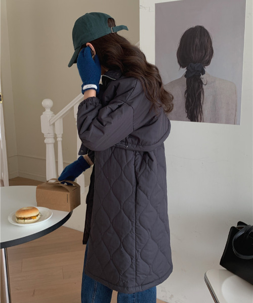emi+（エミプラス）の「レイヤード風キルティングノースリーブコート＋ハイネックショートジャケットセット（ミリタリージャケット・レディース・チャコールグレー/カーキ/ホワイト・FREE）」の4枚目の写真