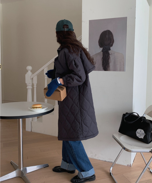 emi+（エミプラス）の「レイヤード風キルティングノースリーブコート＋ハイネックショートジャケットセット（ミリタリージャケット・レディース・チャコールグレー/カーキ/ホワイト・FREE）」の5枚目の写真