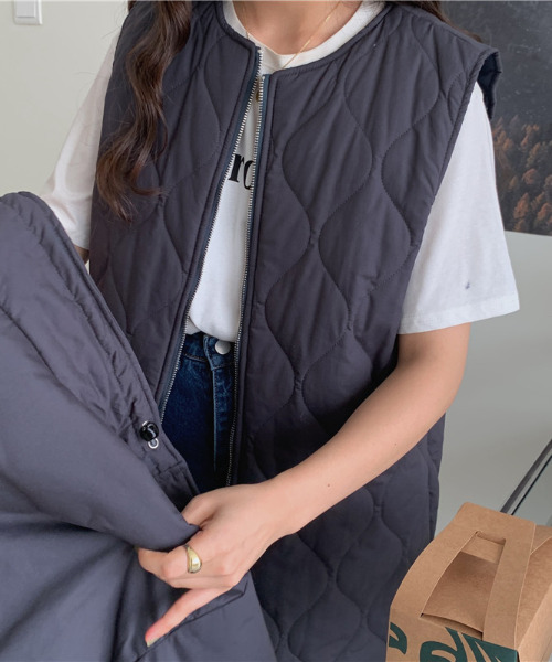 emi+（エミプラス）の「レイヤード風キルティングノースリーブコート＋ハイネックショートジャケットセット（ミリタリージャケット・レディース・チャコールグレー/カーキ/ホワイト・FREE）」の12枚目の写真