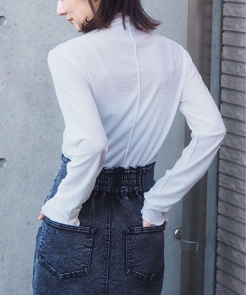 tiptop(ティップトップ)の「メローハイネックロンT(Tシャツ/カットソー・レディース・ブラック/オフホワイト/グリーン・FREE)」の1枚目の写真