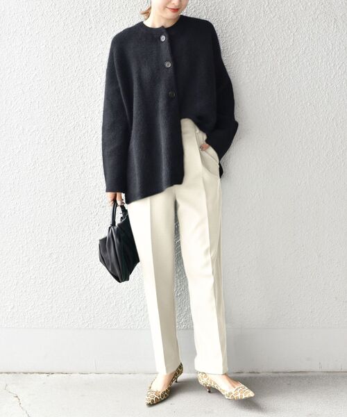 SHIPS(シップス)の「〈手洗い可能〉ストレッチカラーテーパードパンツ◆(その他パンツ・レディース・ネイビー/オフホワイト/グリーン・40/38/36)」の15枚目の写真