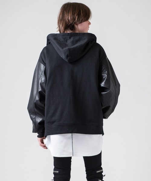 BACKSTAGE PASS(バックステージパス)の「HOODIE-STAJUM(フーディー-スタジャン)ビッグシルエット フード スタジャン(スタジャン・メンズ・ブラック/グレー・1-2/3-4)」の6枚目の写真