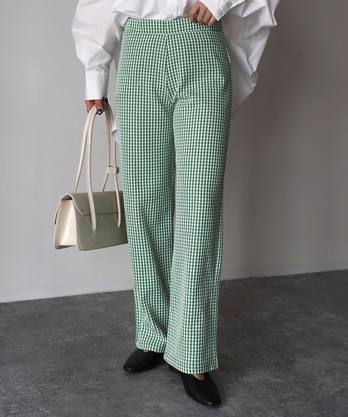 Riberry（リベリー）の「千鳥柄カットジャガードパンツ（スウェットパンツ・レディース・ブラック/グリーン・MEDIUM）」の3枚目の写真