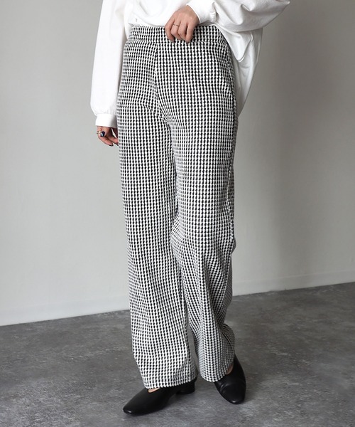 Riberry（リベリー）の「千鳥柄カットジャガードパンツ（スウェットパンツ・レディース・ブラック/グリーン・MEDIUM）」の4枚目の写真