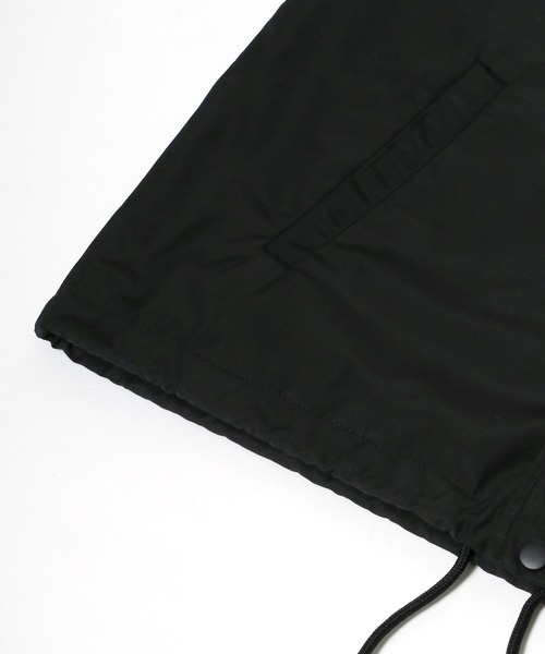 FILA(フィラ)の「FILA(フィラ)カレッジロゴバックデザイン コーチジャケット/ライトアウター/ナイロンジャケット ユニセックス(ナイロンジャケット・メンズ・ダークグリーン/ブラック系その他/ネイビー/ブラック・M/L/LL)」の9枚目の写真