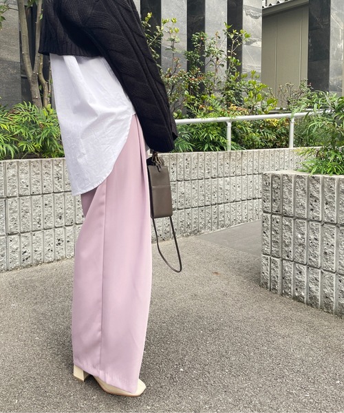 Meli rich（メリーリッチ）の「とろみのある質感。タック入りワイドパンツ（スラックス・レディース・ブラック/ベージュ/ラベンダー・SMALL/MEDIUM）」の15枚目の写真