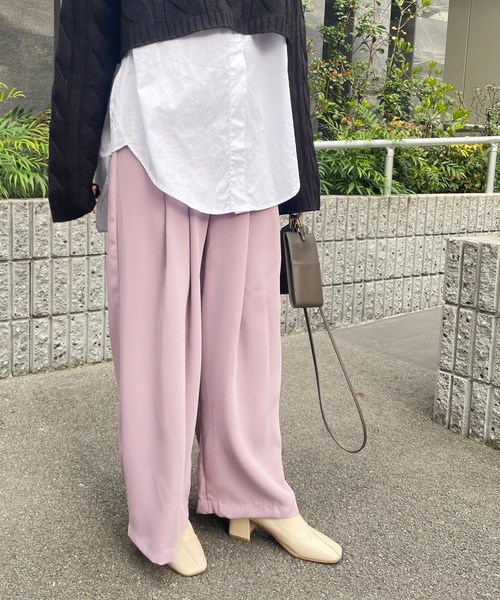 Meli rich（メリーリッチ）の「とろみのある質感。タック入りワイドパンツ（スラックス・レディース・ブラック/ベージュ/ラベンダー・SMALL/MEDIUM）」の13枚目の写真