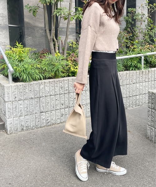 Meli rich（メリーリッチ）の「とろみのある質感。タック入りワイドパンツ（スラックス・レディース・ブラック/ベージュ/ラベンダー・SMALL/MEDIUM）」の22枚目の写真