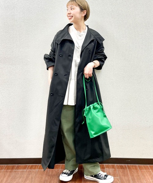 ITEMS URBANRESEARCH(アイテムズ アーバンリサーチ)の「スタンドカラーAラインコート(トレンチコート・レディース・ブラック/ベージュ・FREE)」の3枚目の写真