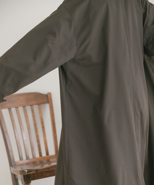 ITEMS URBANRESEARCH(アイテムズ アーバンリサーチ)の「スタンドカラーAラインコート(トレンチコート・レディース・ブラック/ベージュ・FREE)」の19枚目の写真