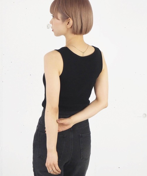tiptop（ティップトップ）の「カップ付きスクエアタンクトップ