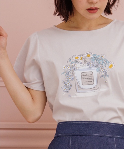 couture brooch（クチュールブローチ）の「◆【なめらかコットン100%、大人可愛いTシャツ】パルファムフレアスリーブTシャツ（Tシャツ/カットソー・レディース・ライトグレー/ブラック/ピンク/ライトブルー/オフホワイト/ホワイト系5・42/38/40/36）」の4枚目の写真