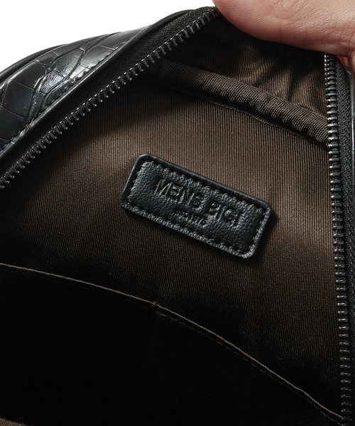 MEN'S BIGI(メンズビギ)の「クロコ型押しボディバッグ(ボディバッグ/ウエストポーチ・メンズ・ブラック/ネイビー・FREE)」の10枚目の写真