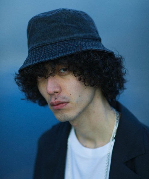 Iroquois(イロコイ)の「A MAN A BOY DENIM BUCKET HAT(ハット・メンズ・ブラック系その他/ライトインディゴブルー・2/3)」の1枚目の写真