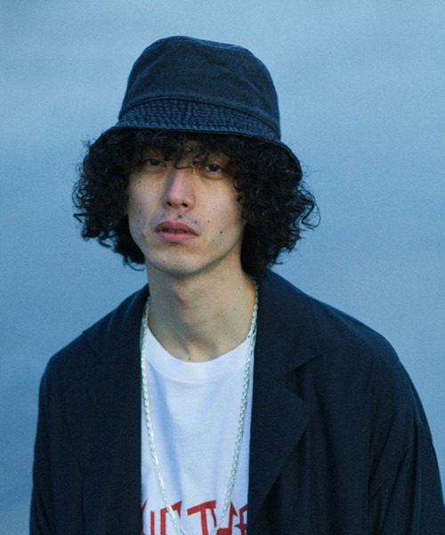 Iroquois(イロコイ)の「A MAN A BOY DENIM BUCKET HAT(ハット・メンズ・ブラック系その他/ライトインディゴブルー・2/3)」の3枚目の写真