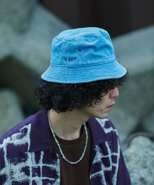 Iroquois(イロコイ)の「A MAN A BOY DENIM BUCKET HAT(ハット・メンズ・ブラック系その他/ライトインディゴブルー・2/3)」の6枚目の写真