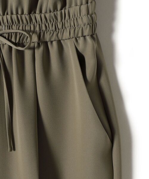 SHIPS（シップス）の「〈洗濯機可能〉ポケットドロストオールインワン◇（つなぎ/オールインワン・レディース・ブラック/ベージュ系・38/36）」の21枚目の写真